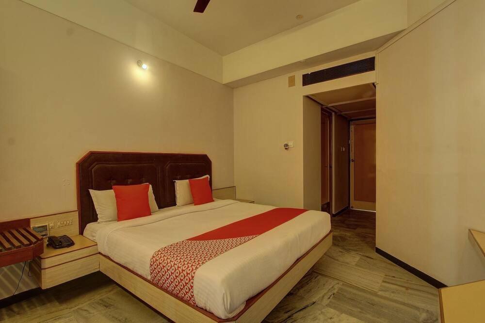 Hotel Padmam Madurai Εξωτερικό φωτογραφία