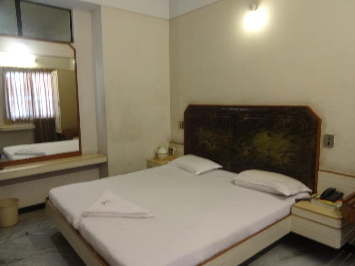 Hotel Padmam Madurai Εξωτερικό φωτογραφία
