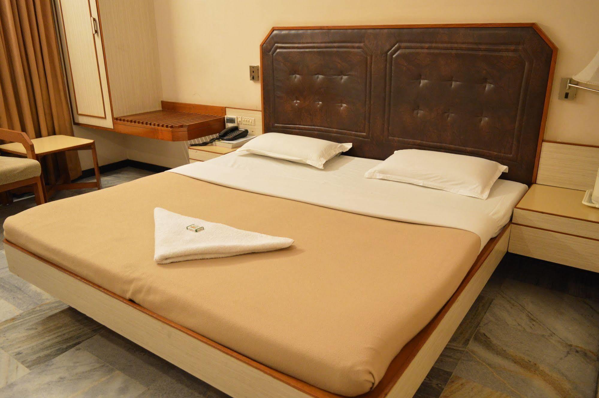 Hotel Padmam Madurai Εξωτερικό φωτογραφία